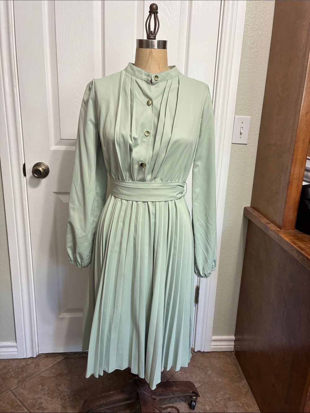 SHEIN Mint Green Pleated Long-Sleeve Midi Dress